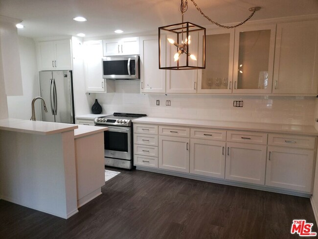 Building Photo - 8163 Redlands St Unit 1