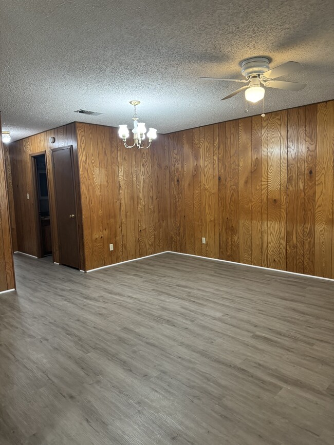 Photo - 227 Redbud Ln