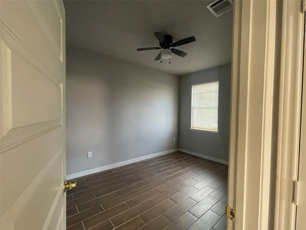 Photo - 884 Rd 3550