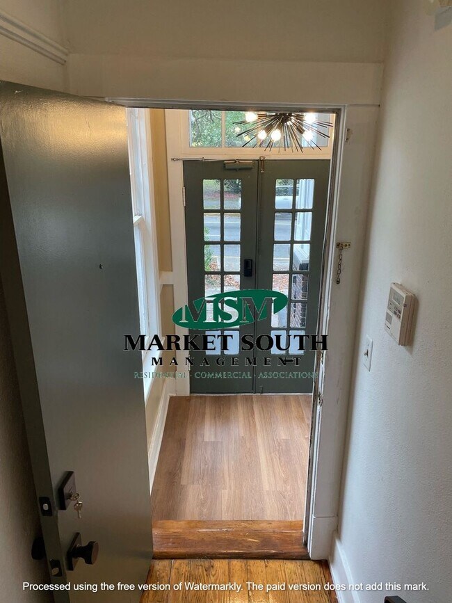 Photo - 539 E Henry St Unit #2