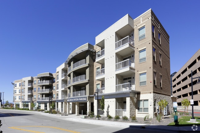 Building Photo - Camden Lincoln Station Rental