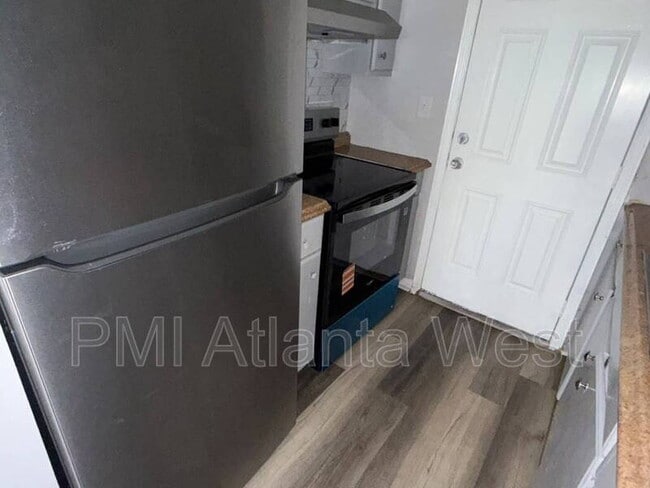 Photo - 265 Lawton St SW