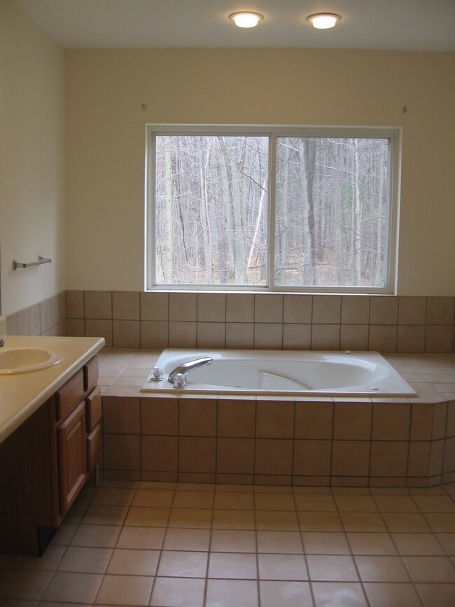 10 Sanctuary Dr