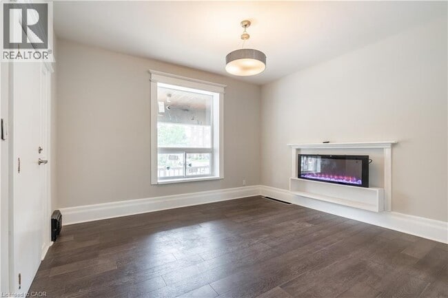 Photo - 16 Sherman Ave S