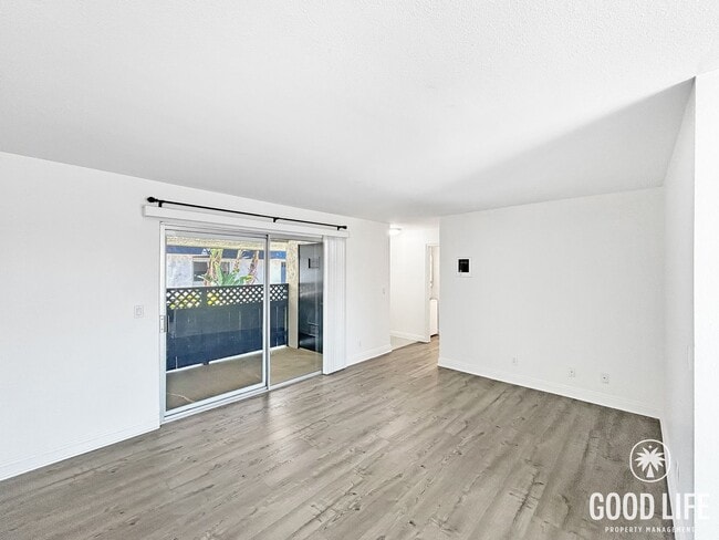 Photo - Beautiful 1BD/1BA W/ Reserved Parking and In-Unit Laundry in North Park! Unidad 222