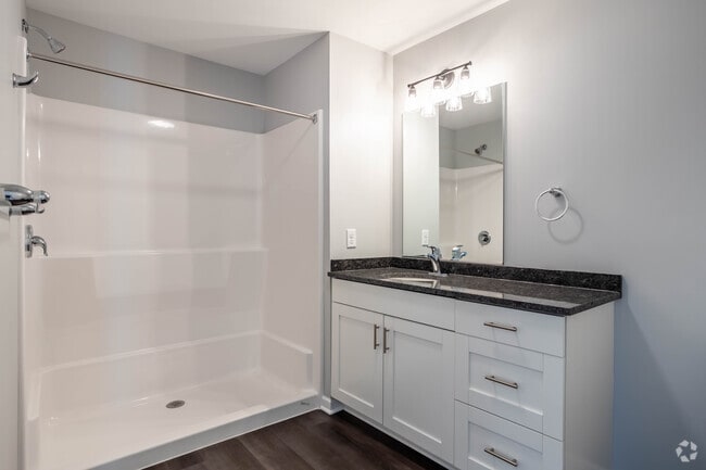 2BR, 2BA 1200SQ - Bathroom