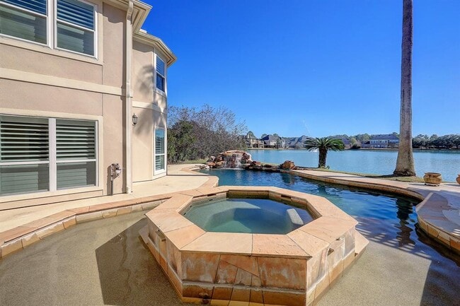 Photo - 2019 Bendstone Cir House