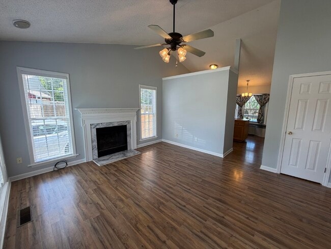 Photo - 401 Flagg Rd