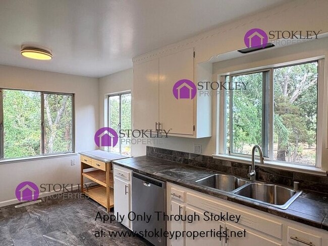 Photo - 1067 Ridge Park Dr