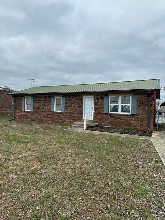 Photo - Pet Friendly Home in Vine Grove!