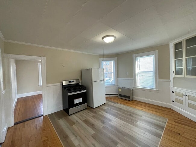 Photo - 68 Laval St Unit 3