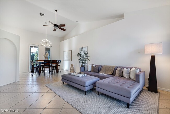 Photo - 461 Everglades Blvd N