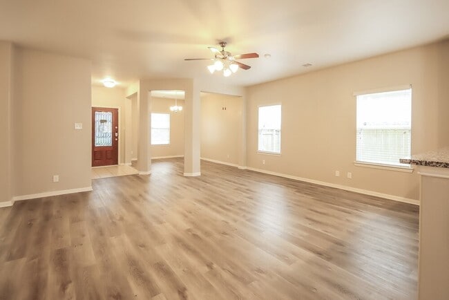 Photo - 138 Pequin Rd