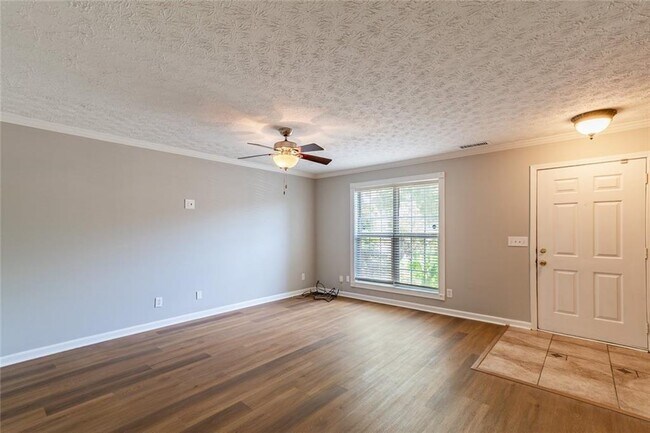 5550 Strathmoor Manor Cir
