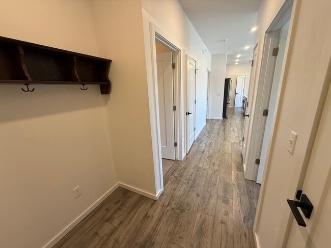 Photo - 2420 Tschache Ln
