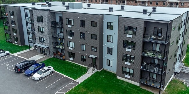 Building Photo - 60 Lian St