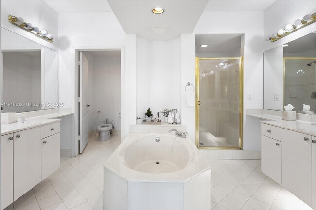 Photo - 10770 NW 66th St Unidad 404