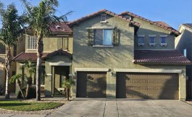 Building Photo - An ABSOLUTE DREAM HOME is waiting for you! Don't miss this one!