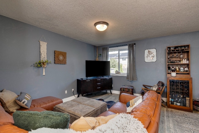 Photo - 1026 E 15th St