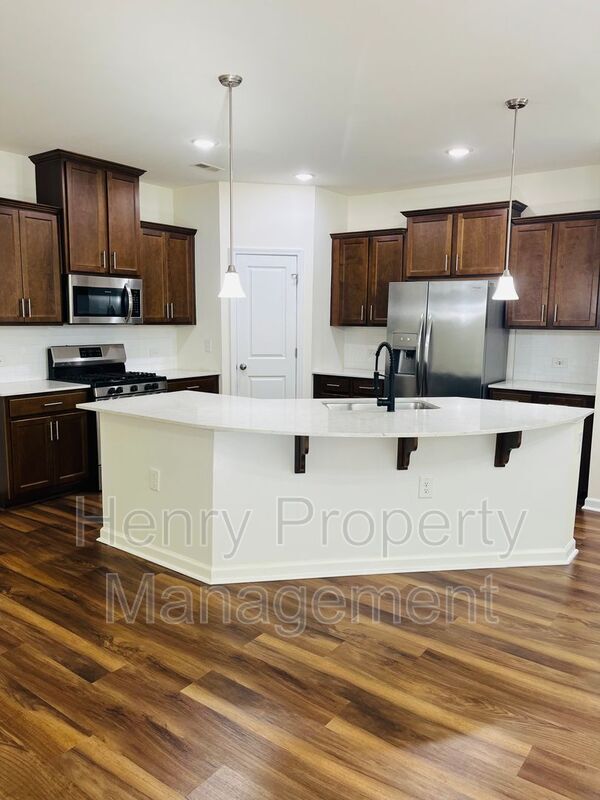 Photo - 1018 Brightskies St