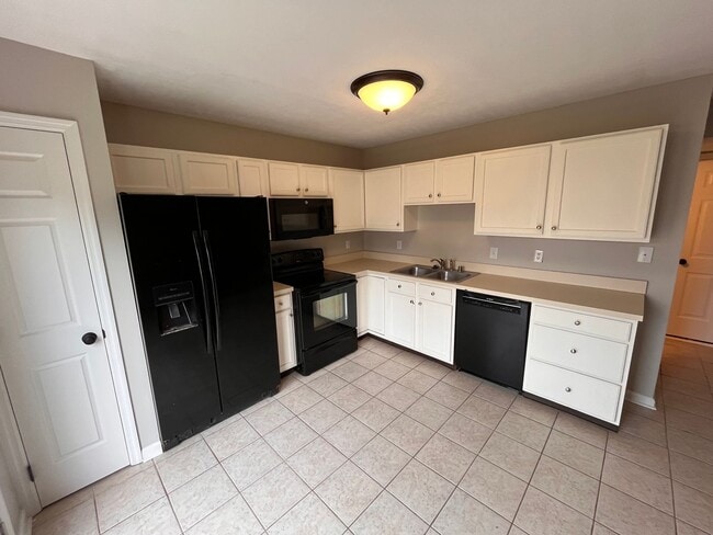 Photo - 3 Bedroom Home Available in Feb!