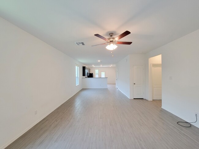 Building Photo - 25392 Northpark Lake Dr