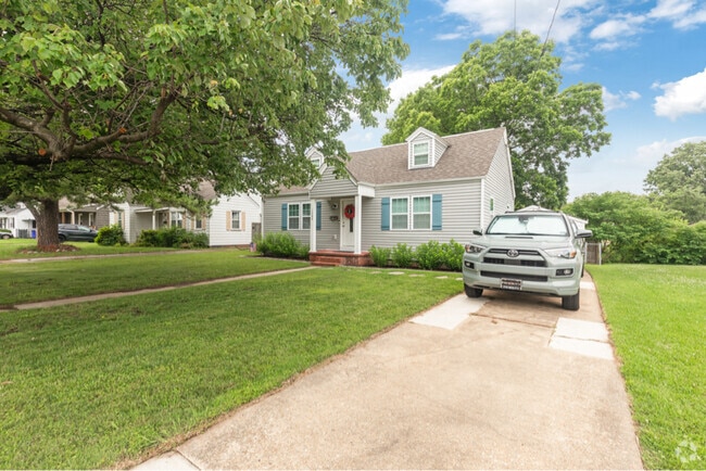 Building Photo - 1364 E Norcova Dr Rental