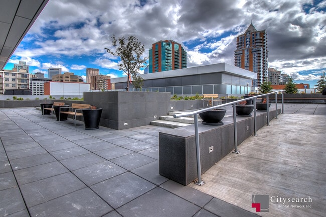 Photo - 930-1916 16 Ave SW