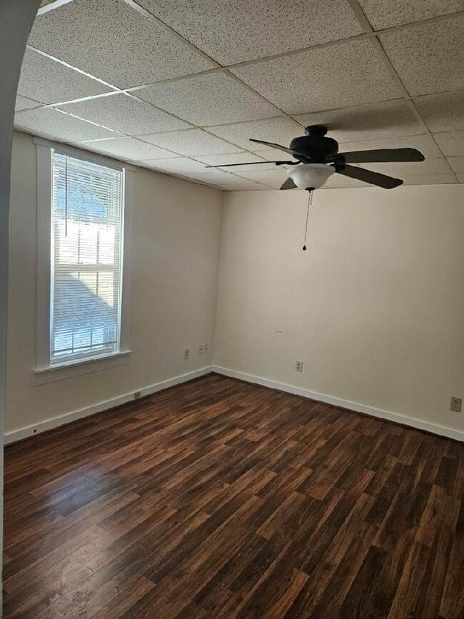Photo - 595-597 Zanesville Ave Unit 597