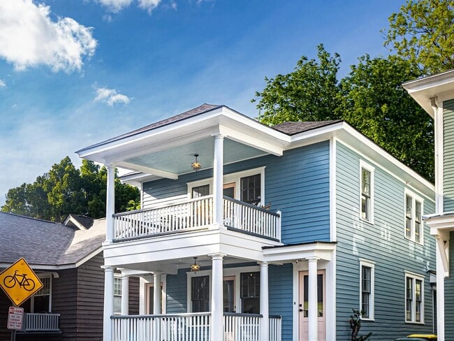 Building Photo - 408 E 40th St