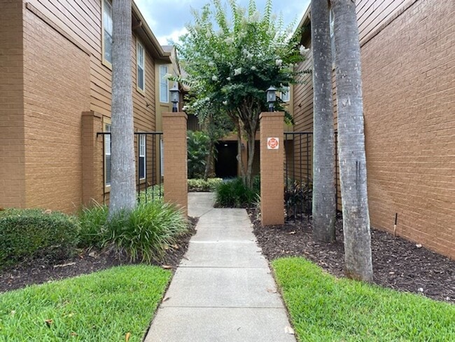 Building Photo - Welcome home to these beautifully Condo in...