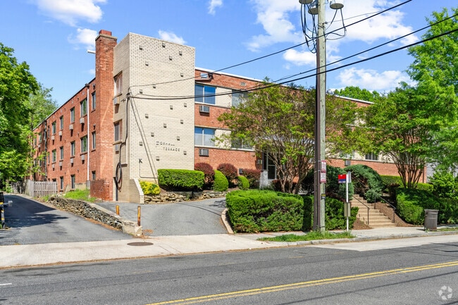 Building Photo - Foxhall Terrace Rental