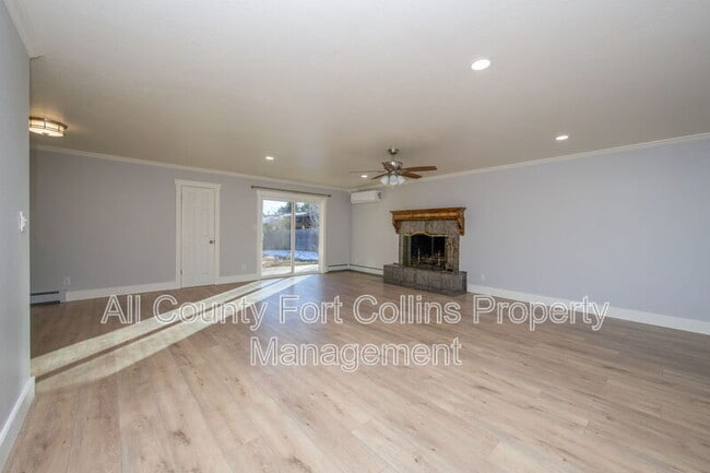 Photo - 1204 Baker St