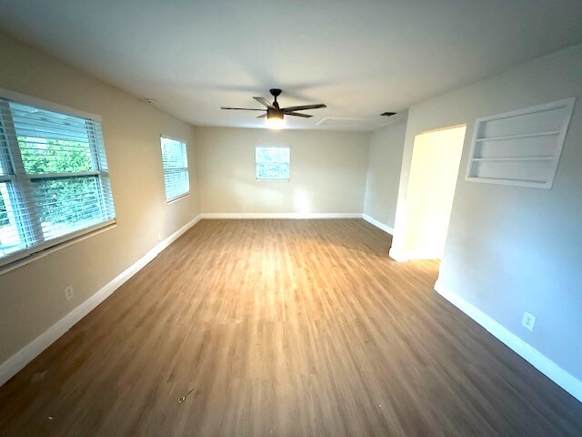 Photo - 1471 Park St