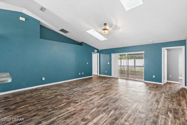 Photo - 39 Whitcock Ln