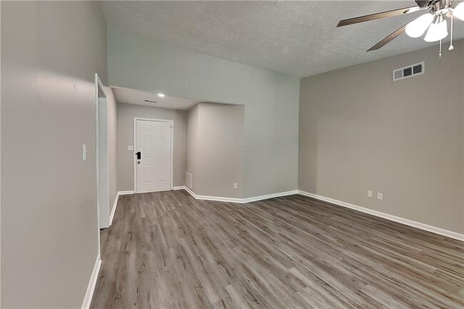 Photo - 4680 Hanstedt Trce