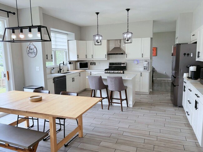 Photo - Updated 5 bedroom Kenosha home