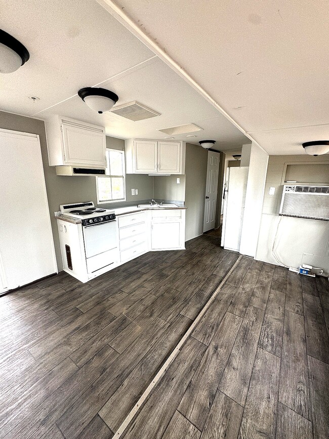 Photo - 235 Green Dragon Dr