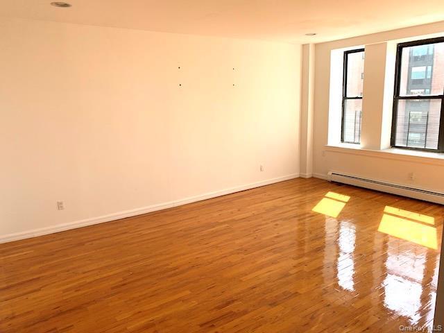 Building Photo - 25 W Broadway Unit 205