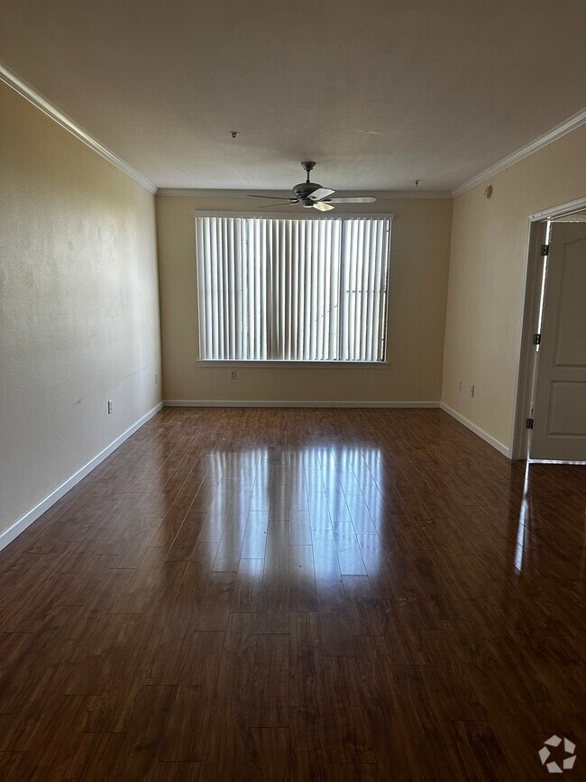 Building Photo - 1701 E Colter St Unit Biltmore Rental