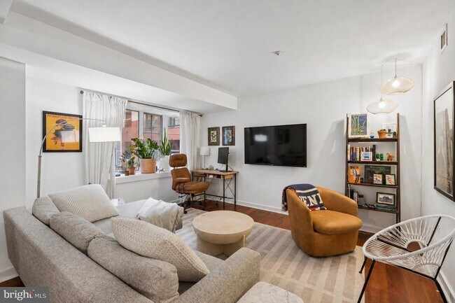 Building Photo - 219 S 18th St Unit 517