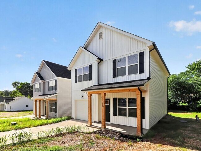 Brand New 3BD/2.5BA Single Family Home in the Heart of Monroe, NC!