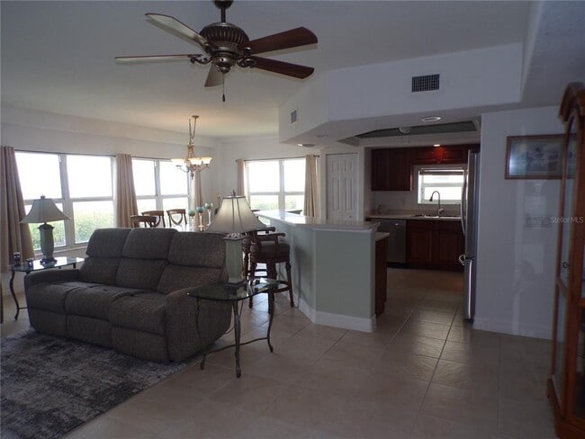 Photo - 101 N Marion Ct Unidad 114