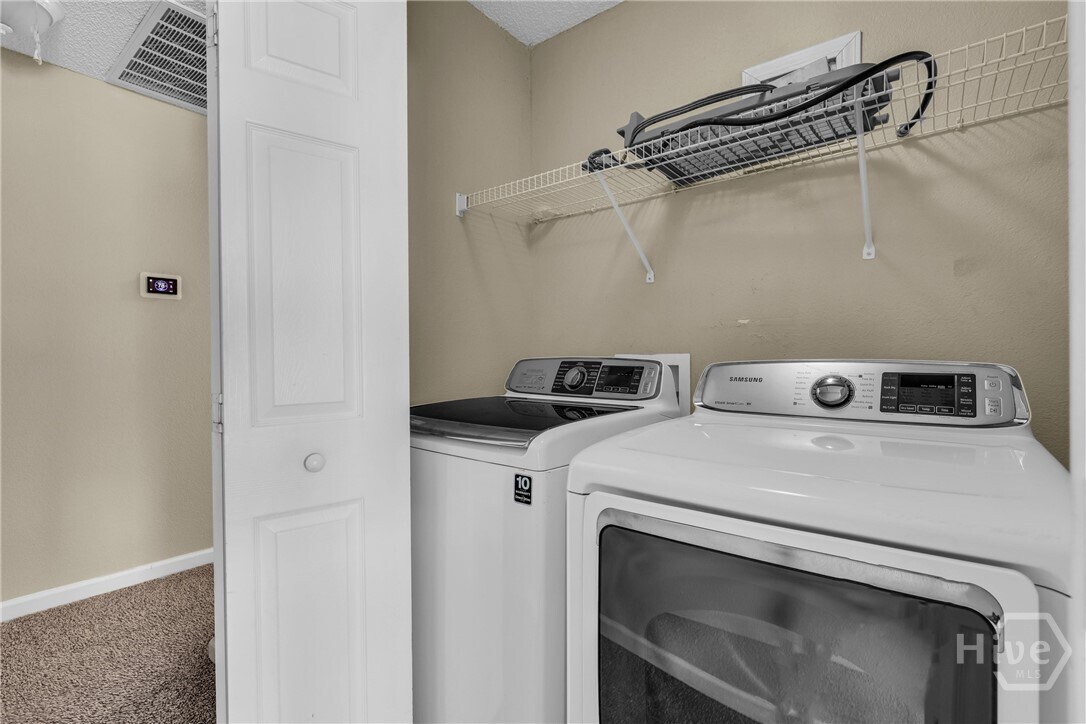 Photo - 975 Canyon Oak Loop