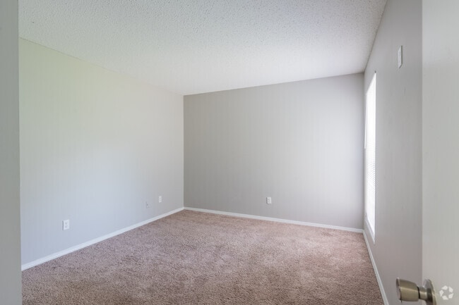 2BR, 1BA - 1,000SF - Guest Bedroom