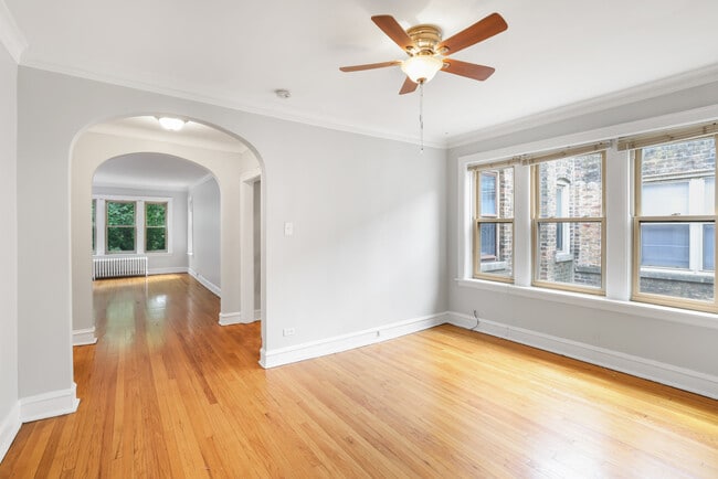 Photo - 5020 N Harding Ave Unit 3S