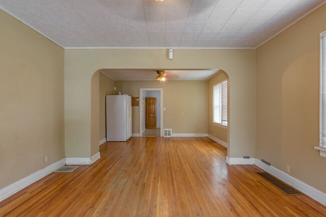 Photo - COLLEGE PRE-LEASING