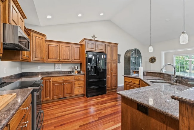 Photo - 1632 Cobblefield Rd