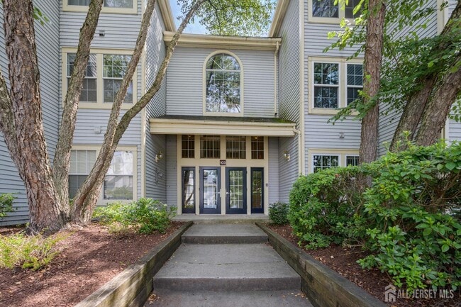 Building Photo - 103 Sequoia Ct Unit 11