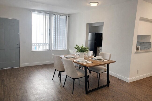 Photo - 980 NE 169th St